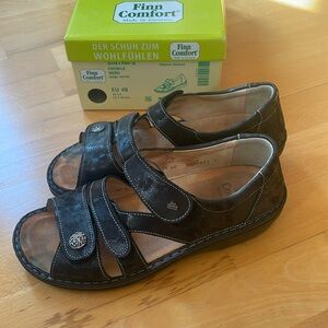 Finn Comfort gently worn orthopedic sandals